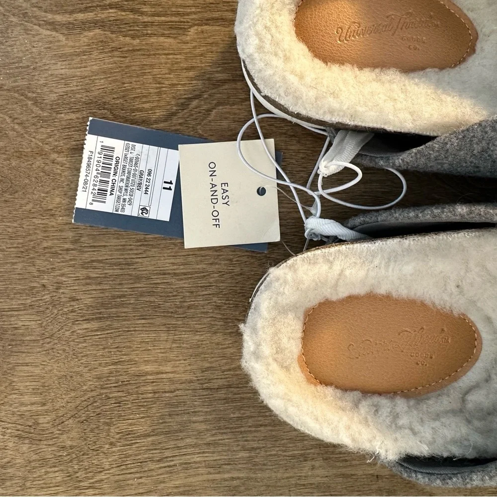 Universal‎ Thread Gray Slip-Ons with Soft Material and Easy Entry